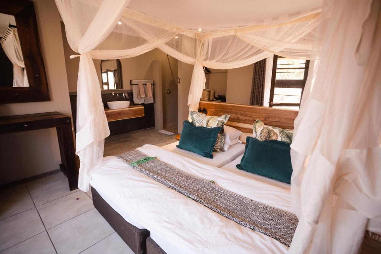 Toshari Lodge Okaukuejo Ngoại thất bức ảnh