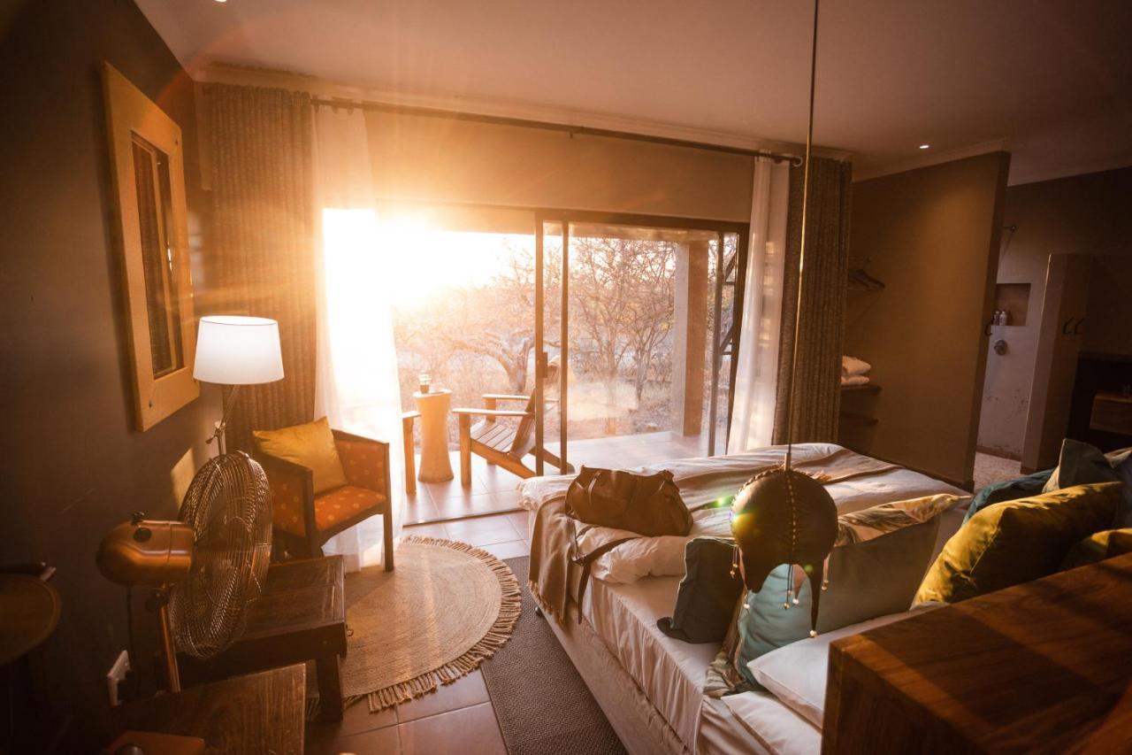 Toshari Lodge Okaukuejo Ngoại thất bức ảnh