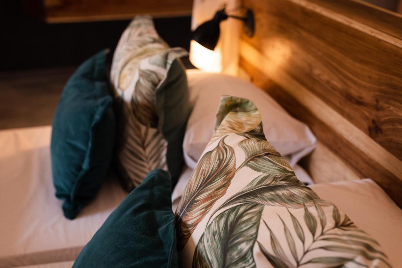 Toshari Lodge Okaukuejo Ngoại thất bức ảnh