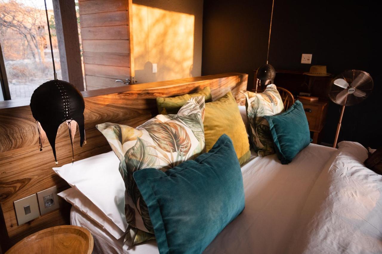 Toshari Lodge Okaukuejo Ngoại thất bức ảnh