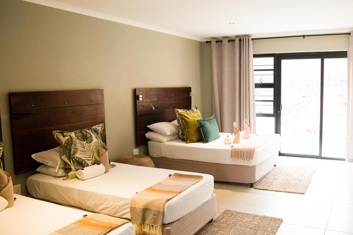 Toshari Lodge Okaukuejo Ngoại thất bức ảnh