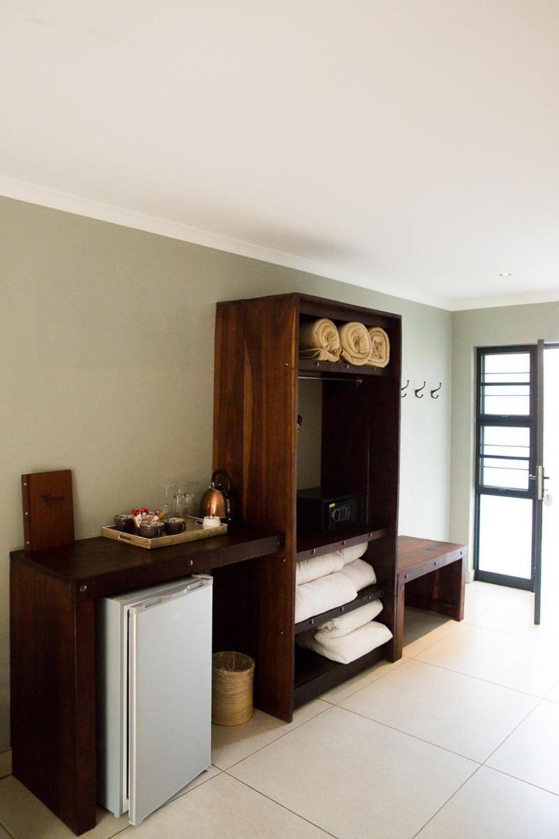 Toshari Lodge Okaukuejo Ngoại thất bức ảnh