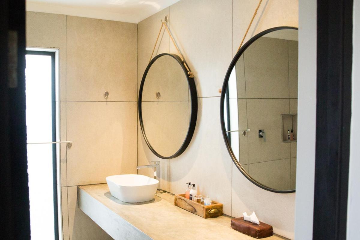 Toshari Lodge Okaukuejo Ngoại thất bức ảnh