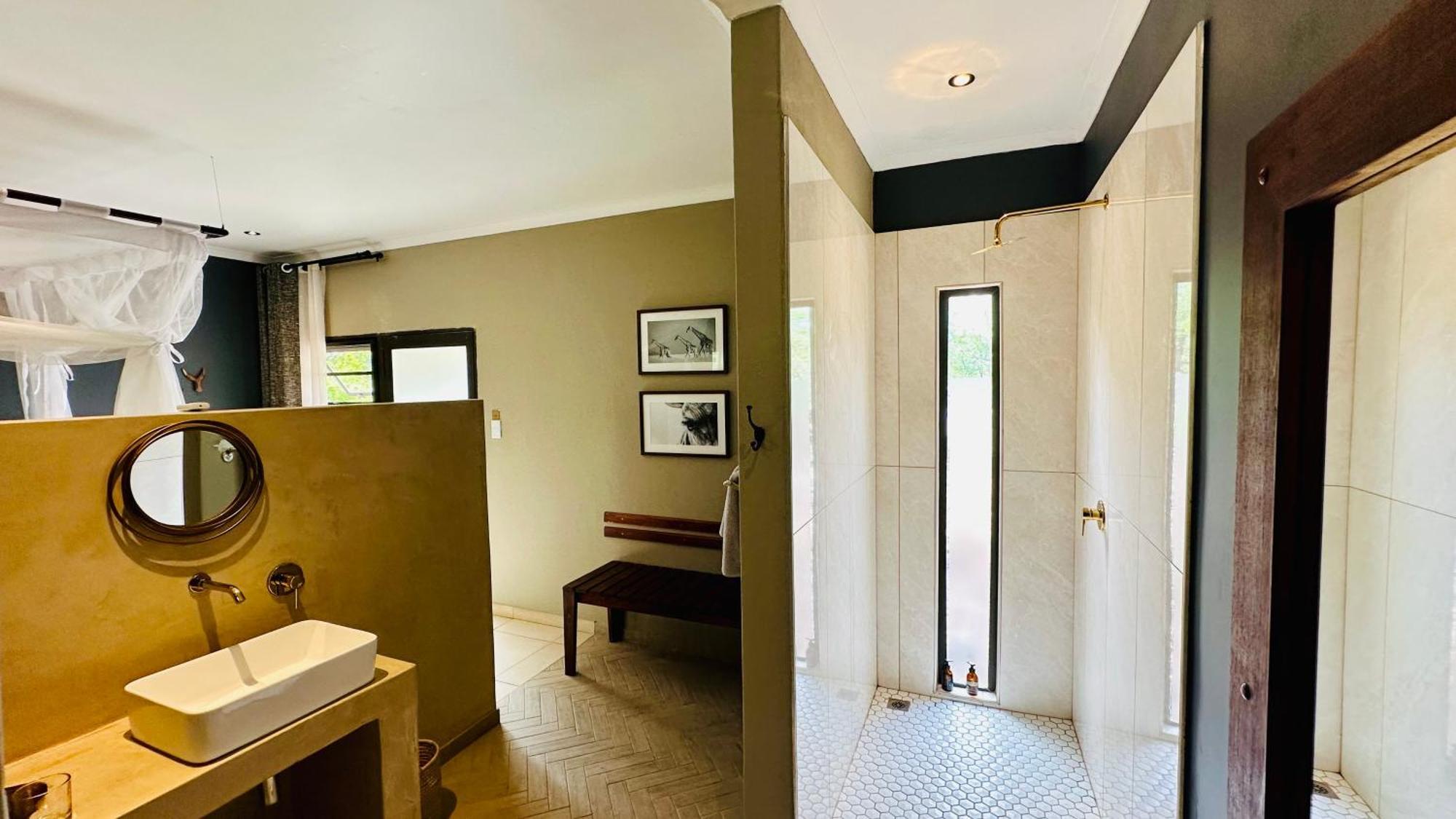 Toshari Lodge Okaukuejo Ngoại thất bức ảnh