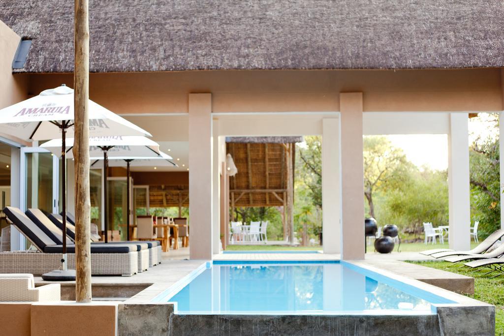 Toshari Lodge Okaukuejo Ngoại thất bức ảnh